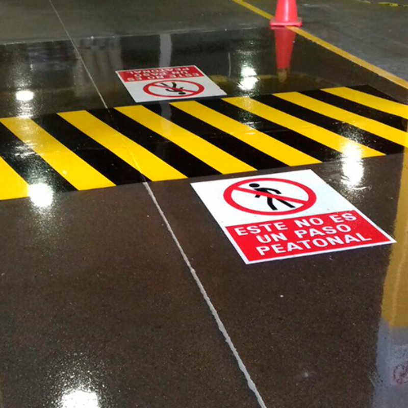 Señalética industrial colaminada de piso